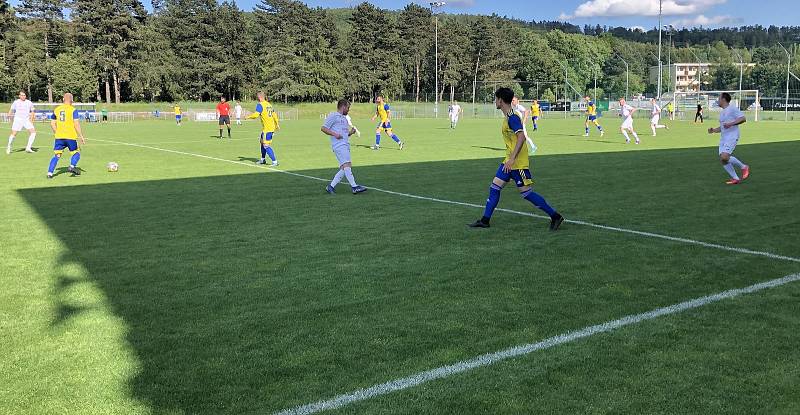 FK Šternberk - FK Medlov 3:2, Šternberk slaví postup do divize