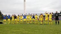 Fotbalisté Sigmy Lutín (ve žlutém) vyhráli v Černovíře 5:3.