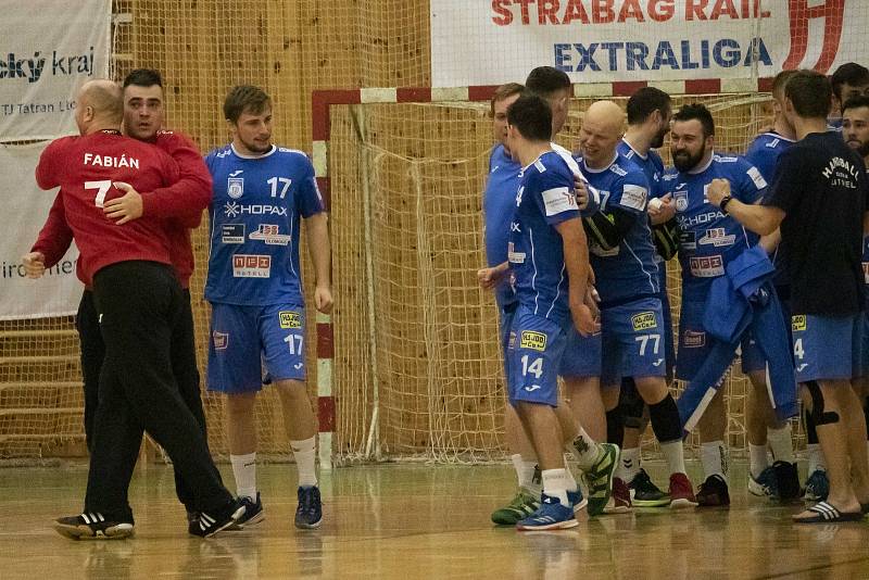 Litovel (v modrém) porazila Lovosice 28:27.