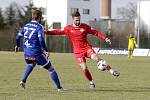 Olomoučtí fotbalisté (v modrém) porazili v přípravě Nitru 1:0.