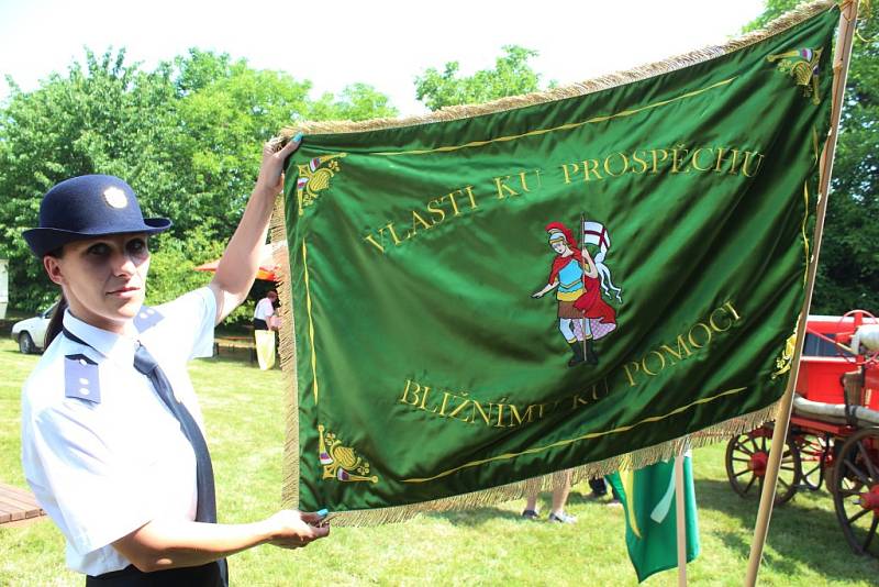 Zahrada bývalého kláštera Františkánů v Újezdu u Uničova na Olomoucku o víkendu ožije veselím. V obci totiž slaví tradiční hody a místní hasiči si zároveň připomínají 130. výročí založení sboru.