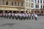 Vojenská hudba zněla v sobotu 1. září centrem Olomouce. Na Horním náměstí, před tamní radnicí, pokračoval XXIV. Mezinárodní festival vojenských hudeb.