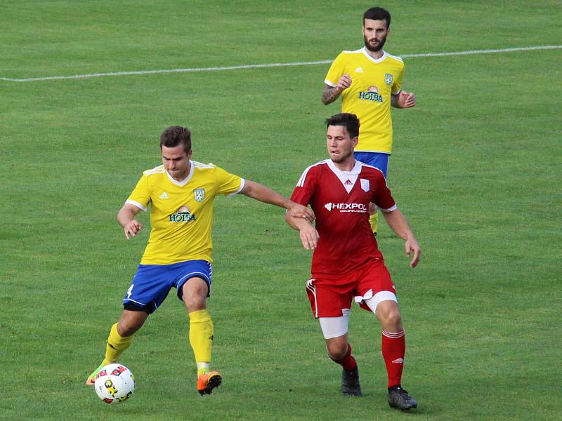 Šumperští fotbalisté jen těsně nestačili na třetiligový Uničov, gól dostali až v závěru. Jakub Můčka, Jiří Bernard