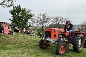 V Krčmani si užívají hodový víkend. Oslavují 770 let od první zmínky o obci. V sobotu se závodilo na traktorech, 7. května 2022