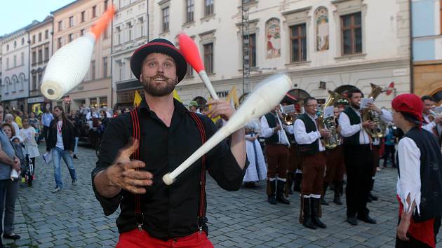 Průvod ke cti sv. Pavlíny, patronky Olomouce. Svátky města 2019