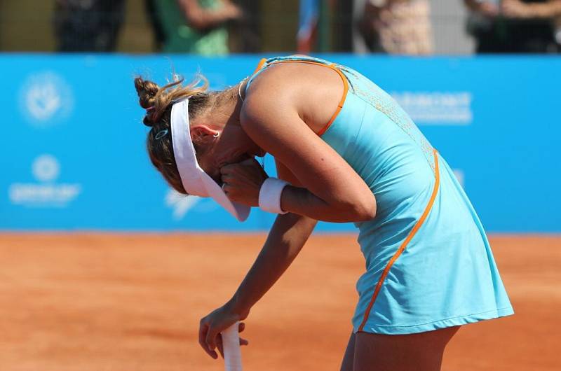 ITS CUP 2013, první kolo. Barbora Štefková - Barbora Záhlavová-Strýcová.