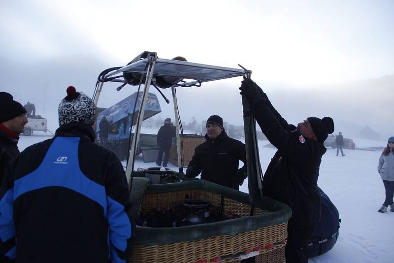 Na čtyři desítky balonových výprav se zúčastnily 7. ročníku Hanneshof Hot-air Balloon Trophy v rakouském Filzmoosu. Nechyběly ani české týmy, hned dva balony do Alp přivezl Libor Staňa ze společnosti Balony.eu z Břestku na Uherskohradišťsku.