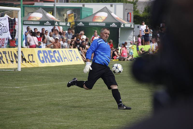 Přáslavice (v bílém) porazily Sigmu Hodolany 2:0.