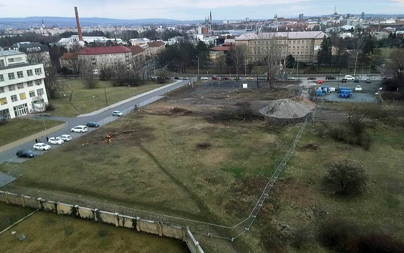 Prostor pro nový komplex waldorfské školy u Tomkovy ulice v Olomouci. Březen 2020