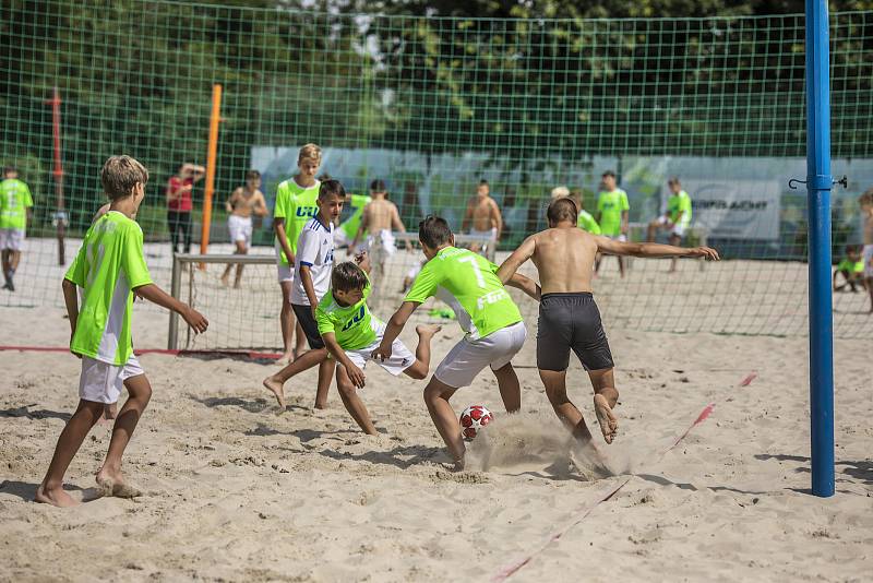 Účastníci Olomoucké fotbalové školy měli na programu spoustu aktivit.