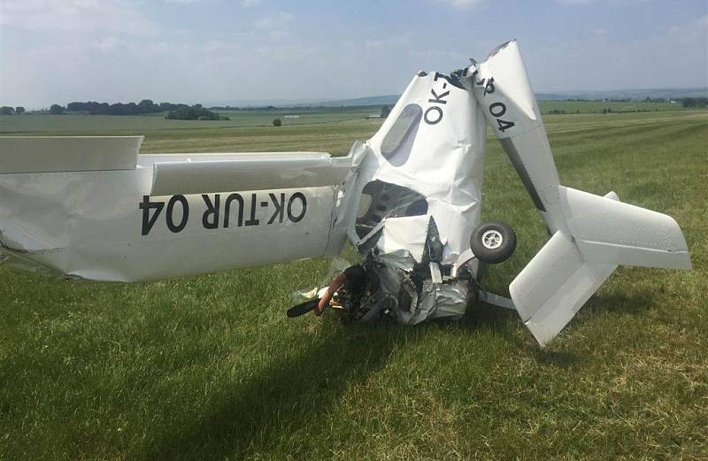 Ultralehké letadlo se zřítilo v areálu neředínského letiště