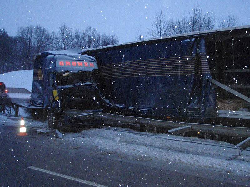 Hromadná nehoda na R35 ve směru z Olomouce na Ostravu