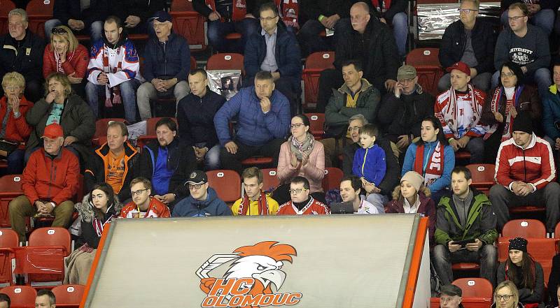 Fanoušci v plné "plechárně". Třetí čtvrtfinále Olomouc - Plzeň