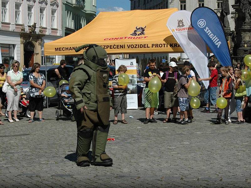 Ukázky policejní práce na Horním náměstí v Olomouci