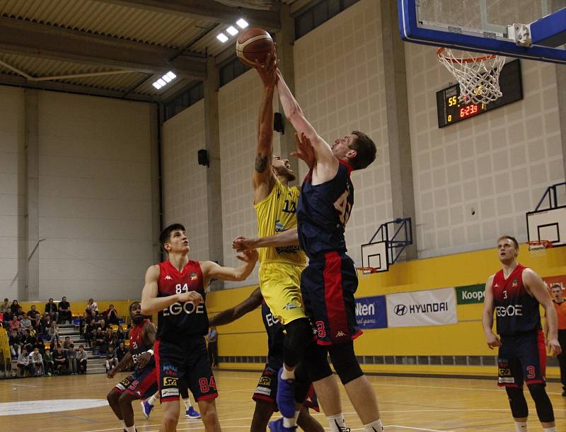 BK Olomoucko porazilo v domácím zápase nadstavbové skupiny A1 Brno 96:66.