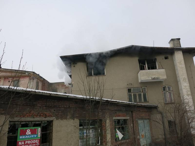  V plamenech skončil byt v Babické ulici ve Šternberku v sobotu po 11. hodině.