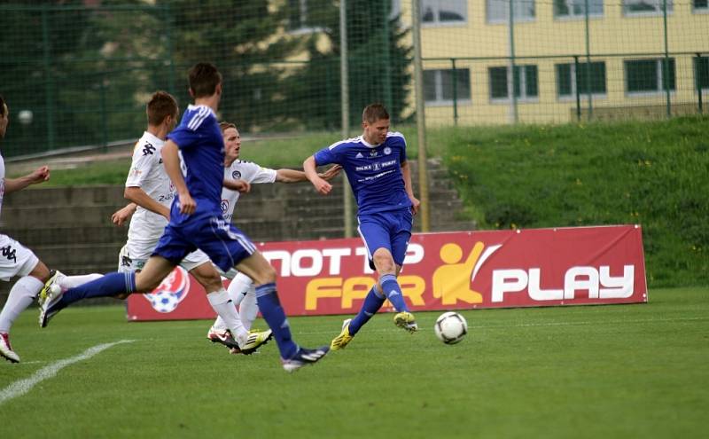 Fotbalisté Sigmy Olomouc B (v modrém) vs. Slovácko B