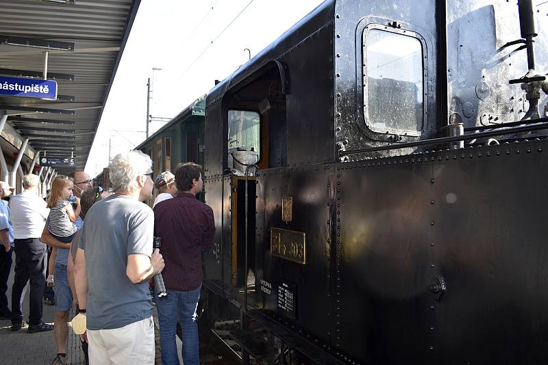 Jízdy historických vlaků na olomouckém hlavním nádraží - 12. 6. 2021