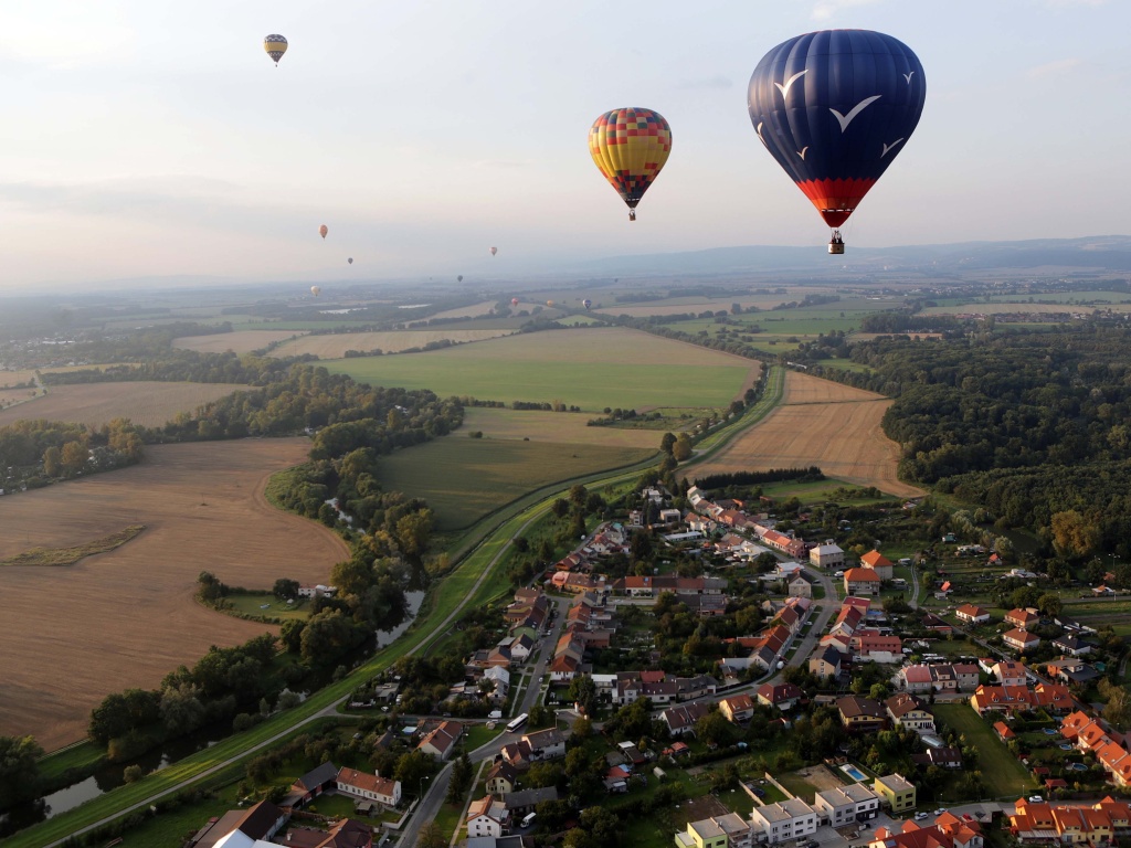 Barevné balony ozdobí nebe nad Bouzovem a Olomoucí - Olomoucký deník