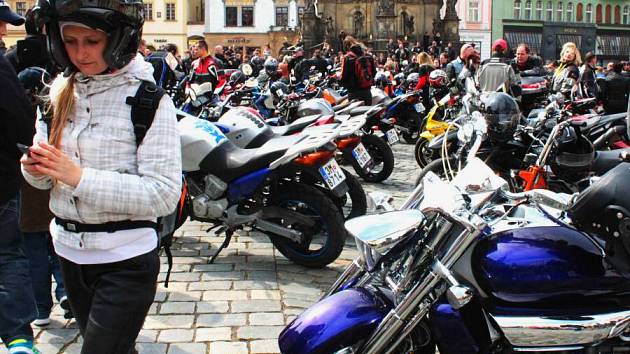 Jarní sraz motorkářů na Horním náměstí v Olomouci