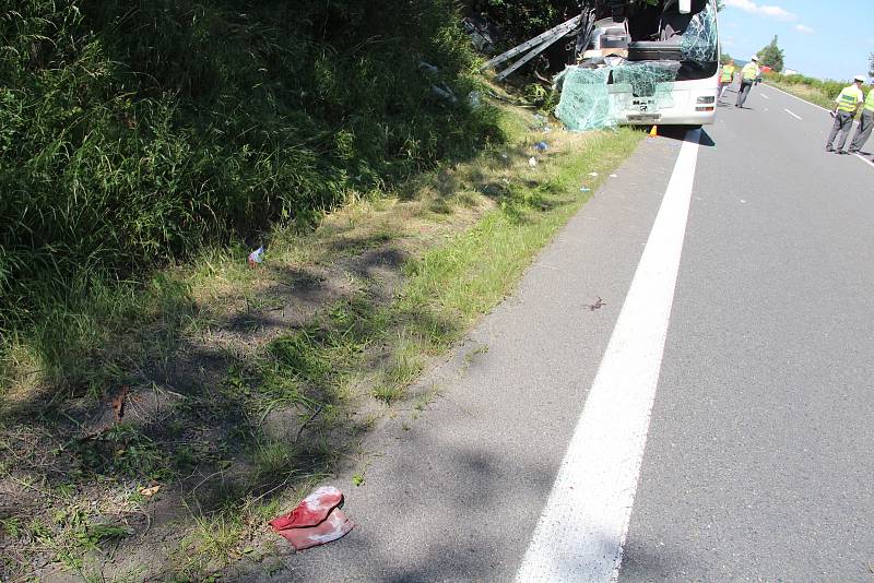 Nehoda autobusu u Nasobůrek