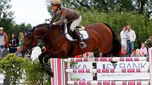 Linda Bratomi (It.) a Utopia. Světový pohár v jezdeckém areálu Equine Sport Centre v Olomouci