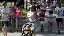 Součástí olomouckého půlmaratonu je i Rodinný běh. V 17 hodiny se na něj vydaly stovky účastníků.