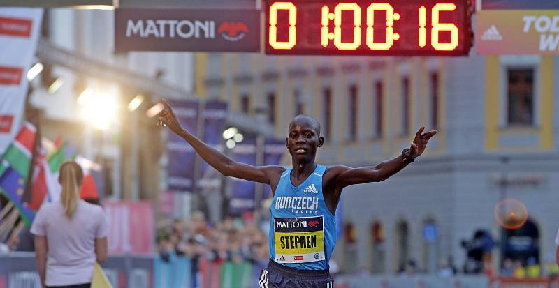 Olomoucký půlmaraton 2018: vítěz Stephen Kiprop z Keni