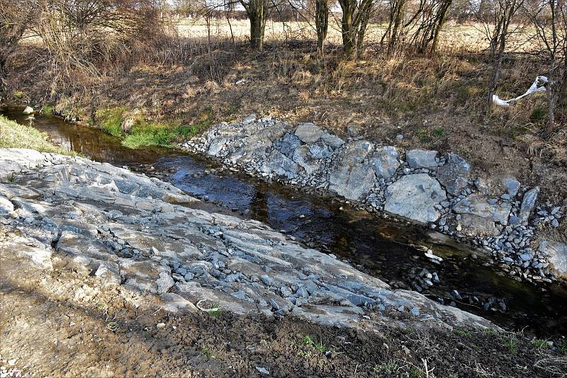 Vznikající biocentrum v Senici na Hané. Probíhá napouštění nádrže a chystá se výsadba zeleně, 27. 2. 2022