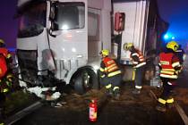 Hustá mlha zkomplikovala provoz na Olomoucku, na D35 došlo ke třem nehodám, včetně tragické. 11. listopadu 2025.