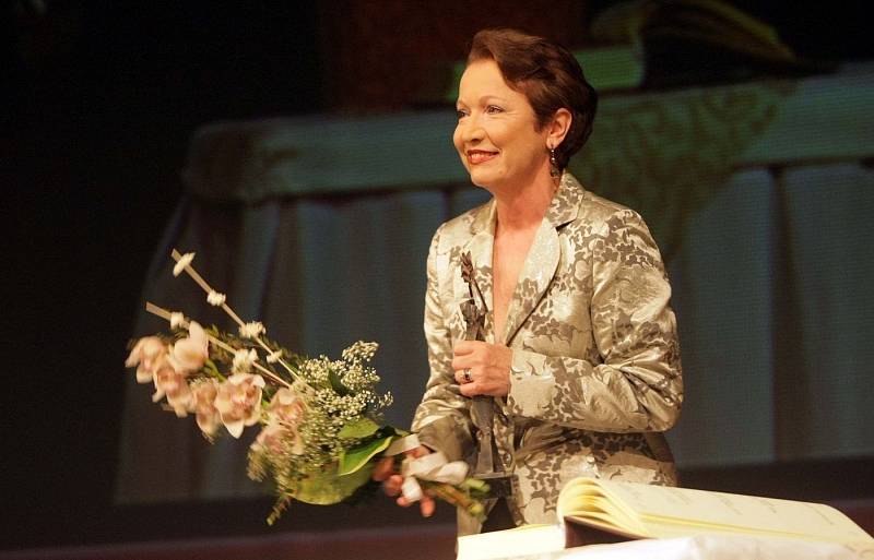 Hana Maciuchová na předávání Cen města Olomouce za rok 2009 v Moravském divadle