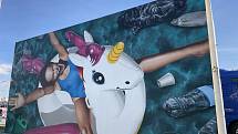 V rámci letošního Street art festivalu v Olomouci vytvořili špičkoví umělci nové velkoplošné malby. Ve Funparku Šantovka vyzdobil plochu Mr Dheo, 24. září 2021