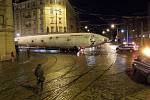 Noční stěhování letadla Tu-104 z Olomouce