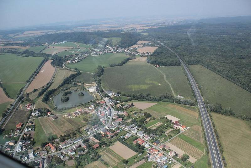 Už po dvanácté se do Dětřichova, místní části Uničova na Olomoucku slétla ultralehká letadla ze všech koutů naší země.