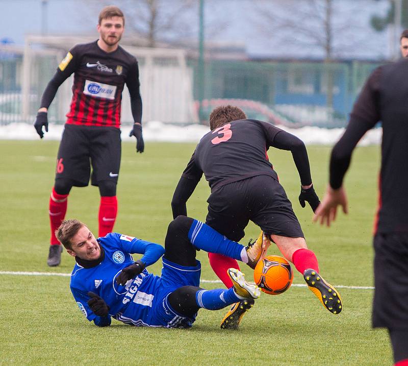 Sigma Olomouc - SFC Opava 3:0. David Houska na zemi.