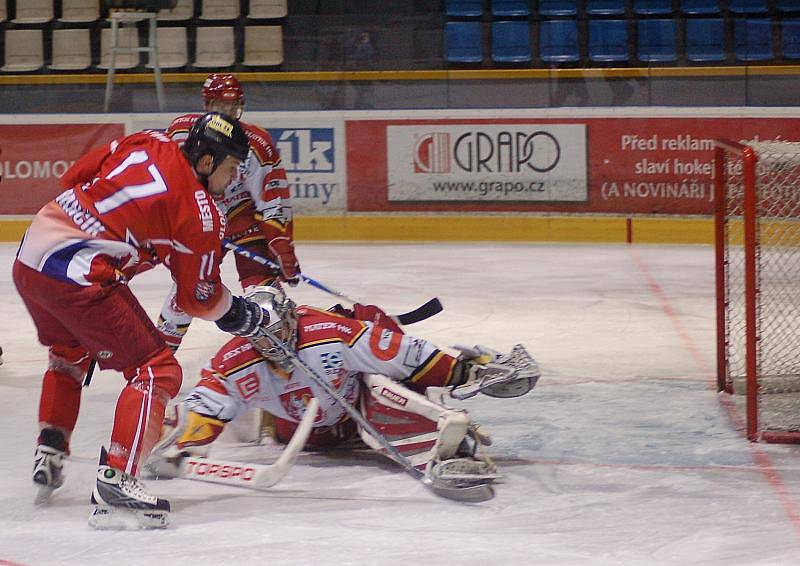 Hokejisté Olomouce deklasovali v zápase 36. kola první hokejové ligy Hradec Králové.