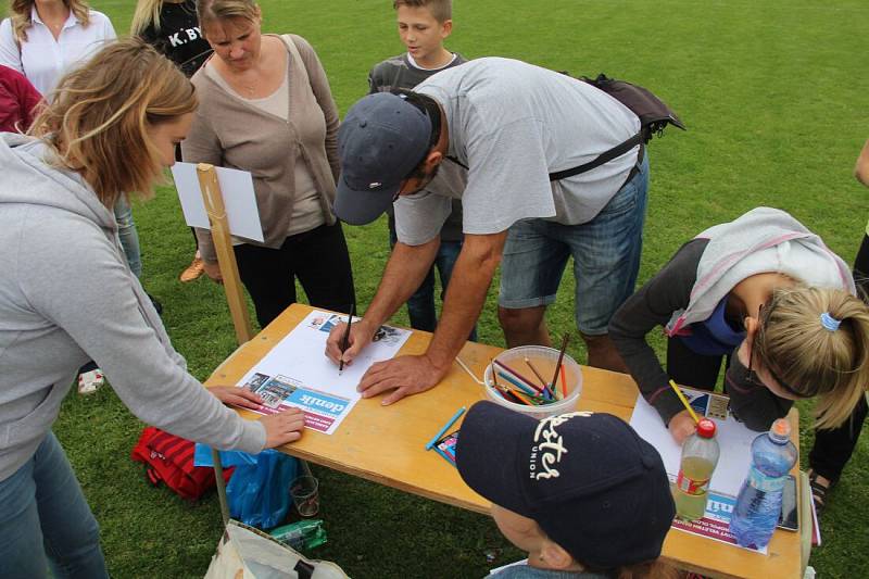 Handicap rally na atletickém stadionu v Olomouci