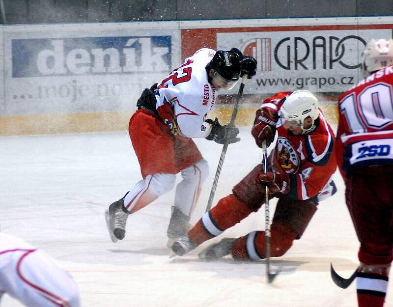 Hokejová Mora na domácím ledě porazila Havlíčkův Brod 3:1.