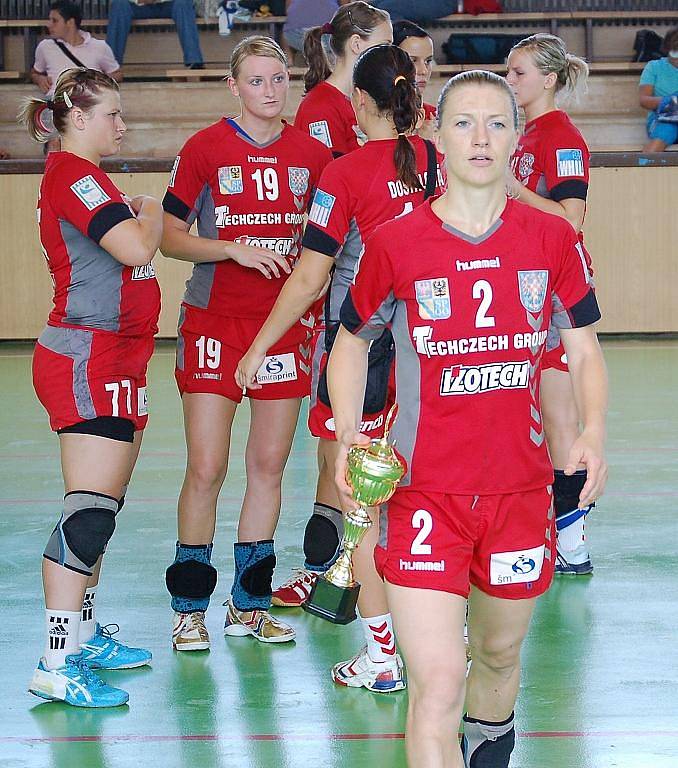 Házenkářky Zory prohrály s polským Lubinem a na turnaji obsadily třetí místo. 