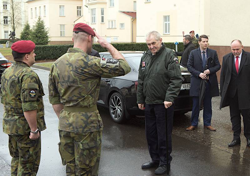 Návštěva prezidenta Zemana u 601. skupiny speciálních sil v Prostějově