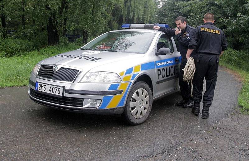 Pátrání po obětech neštěstí na vodáckém školním výletě po Mlýnském potoku v Olomouci