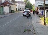 Nehodu, při níž cyklista v Bendlově ulici v Olomouci 15. června 2017 srazil pětileté dítě, teď šetří policie a s prosbou o pomoc se obrací na veřejnost