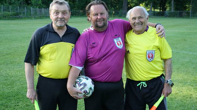 Rozhodčí v zápase Příkazy - Bohuňovice B