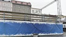 Příprava ledového kluziště na Dolním náměstí v Olomouci, 5. 11. 2019