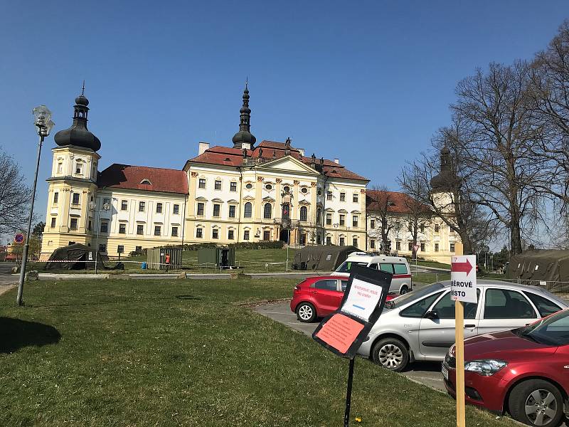 Vojenská nemocnice Olomouc v době koronavirové