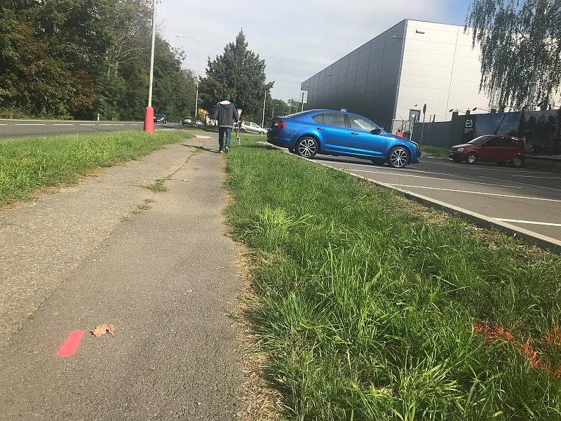 Ve Šternberku v těchto dnech startuje I. etapa výstavby páteřní "cyklostezky" -  smíšené stezky pro chodce a cyklisty - v Olomoucké ulici.