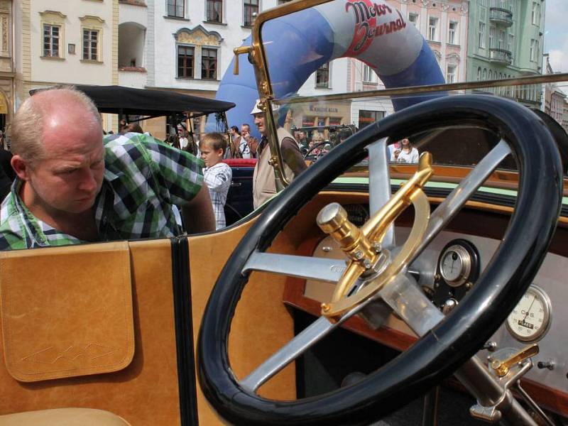 Hanácký okruh: veteráni na Horním náměstí v Olomouci