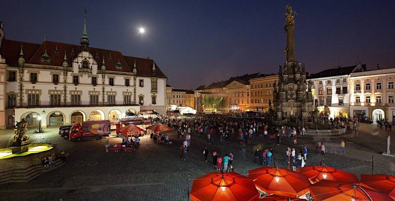 Muzikál Noc na Karlštejně na olomouckém Horním náměstí