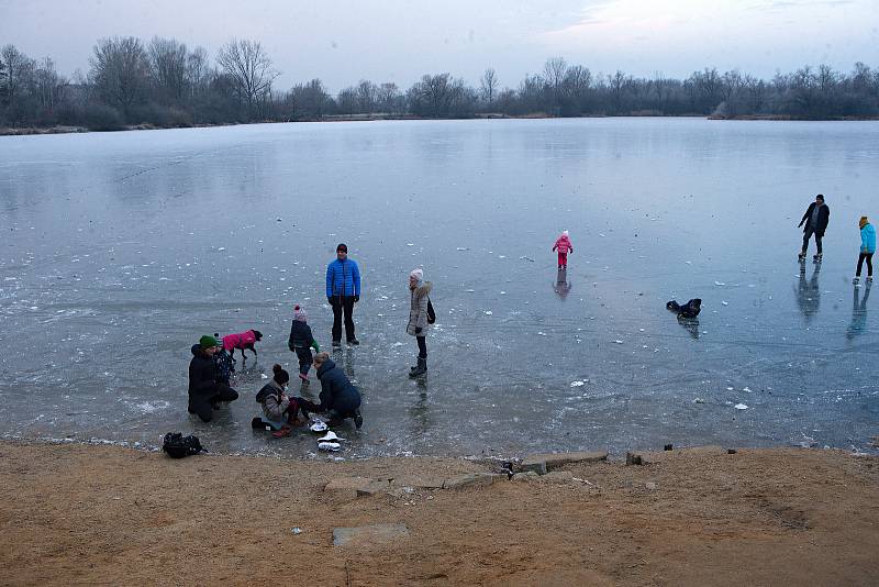 Zamrzlé přírodní koupaliště Poděbrady u Olomouce - 24.1.2019