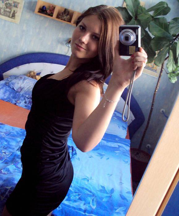 2) SÁRA MICHALÍKOVÁ, 18 let, studentka, Brno